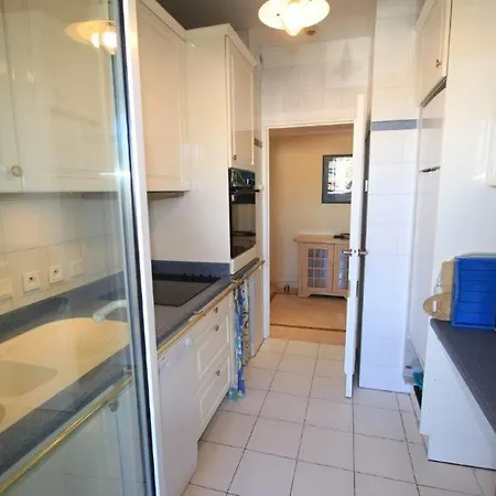 Palais Napoleon Yourhosthelper * 발로리스