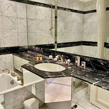 Palais Napoleon Yourhosthelper Апартаменты *