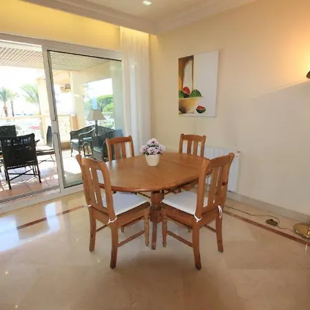 Palais Napoleon Yourhosthelper * فالوريس