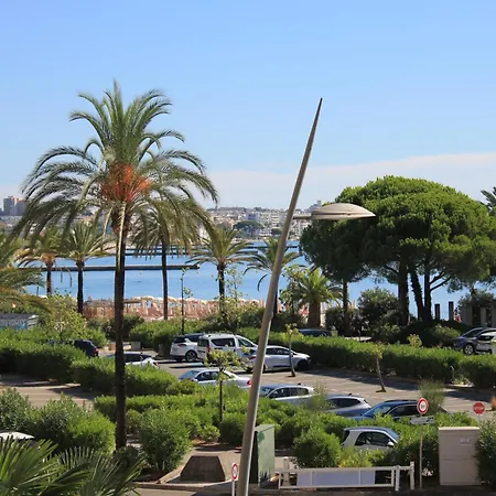 Palais Napoleon Yourhosthelper アパート