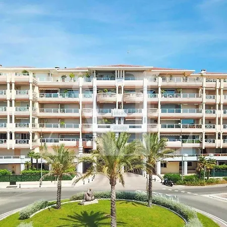 Palais Napoleon Yourhosthelper *