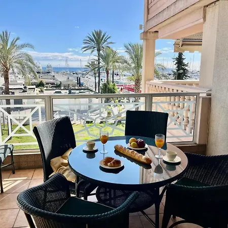 Palais Napoleon Yourhosthelper فالوريس