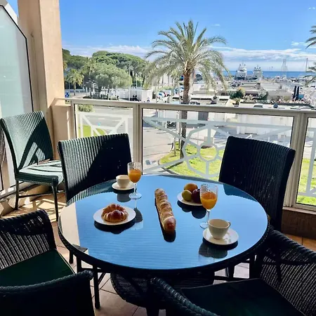 Palais Napoleon Yourhosthelper شقة فالوريس